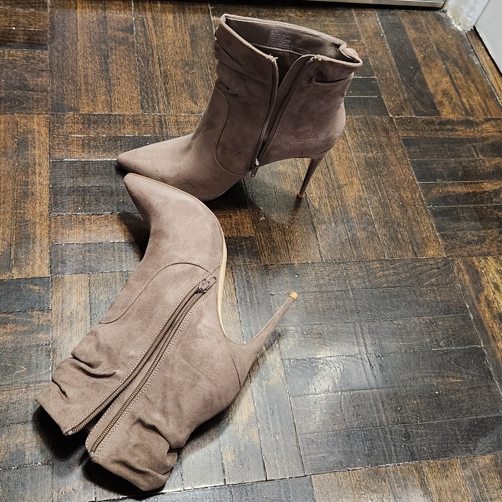 Heeled boots